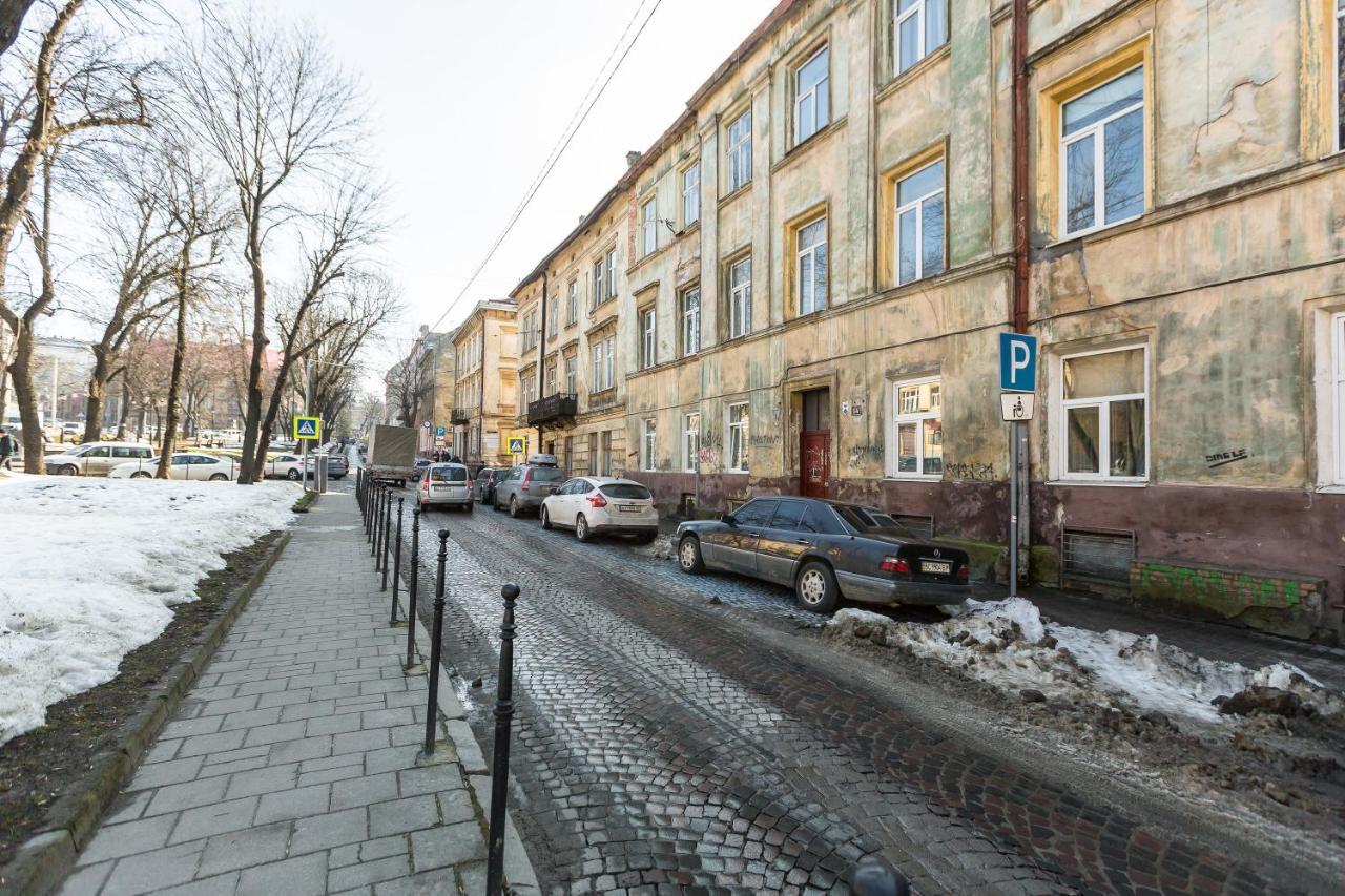 Апартаменти біля Оперного Театру, для двох гостей, по вул. Гонти 4/3а Львів Екстер'єр фото